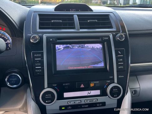 Used 2012 Toyota Camry XLE image 29