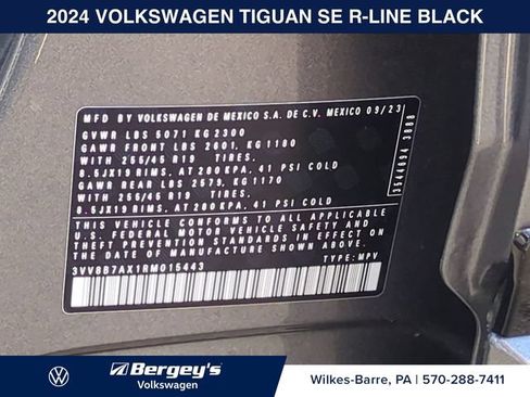 Certified 2024 Volkswagen Tiguan SE R-Line AWD/4WD image 32