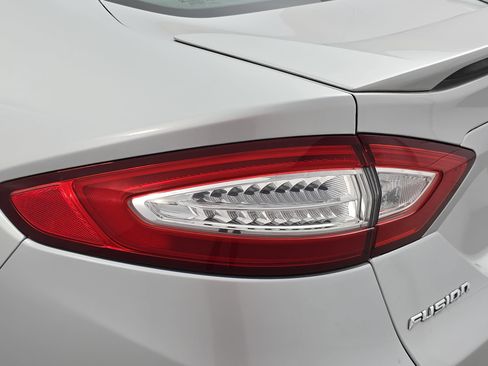 Used 2016 Ford Fusion Titanium image 33