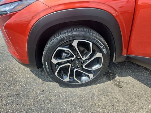 Used 2024 Chevrolet Trax RS w/ Driver Confidence Package FWD image 27