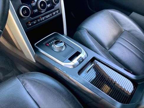 Used 2016 Land Rover Discovery Sport HSE image 17