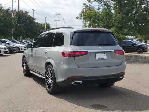 Used 2024 Mercedes-Benz GLS 580 4MATIC image 3