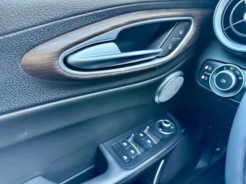 Used 2018 Alfa Romeo Giulia Ti image 18