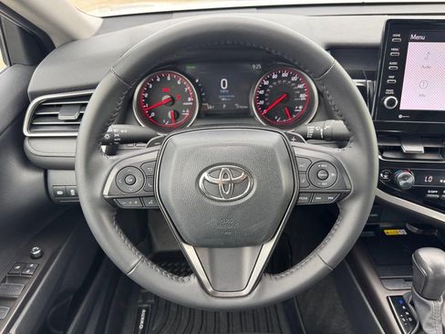 Used 2024 Toyota Camry XSE FWD image 11