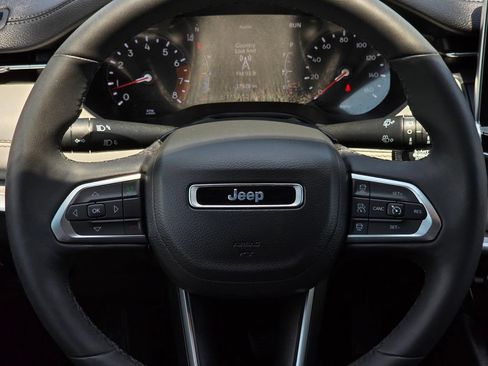 Used 2025 Jeep Compass Limited AWD/4WD image 19