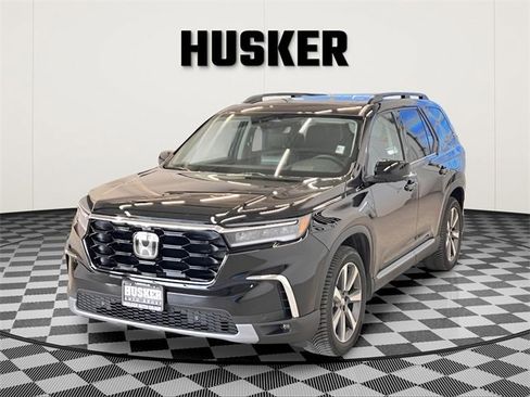 Used 2025 Honda Pilot Elite image 6