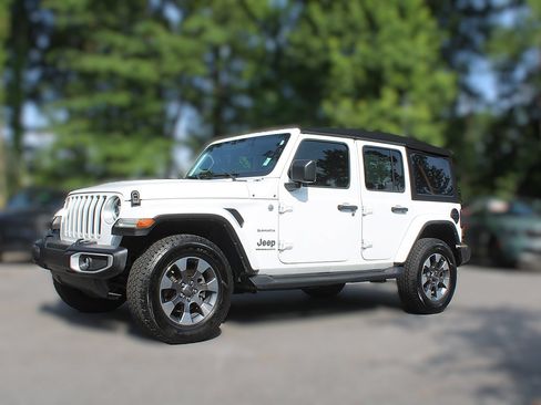 Used 2023 Jeep Wrangler Unlimited Sahara w/ LED Lighting Group AWD/4WD image 3