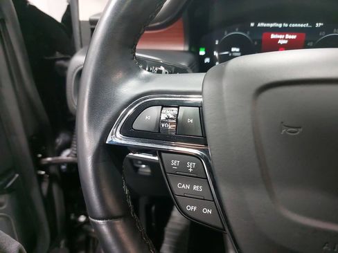Used 2022 Lincoln Nautilus Reserve AWD/4WD image 17