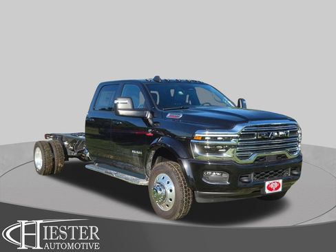 New 2026 RAM 5500 4x4 Crew Cab w/ Laramie Trim Package image 1