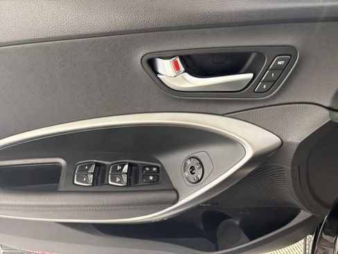 Used 2018 Hyundai Santa Fe Sport FWD image 19