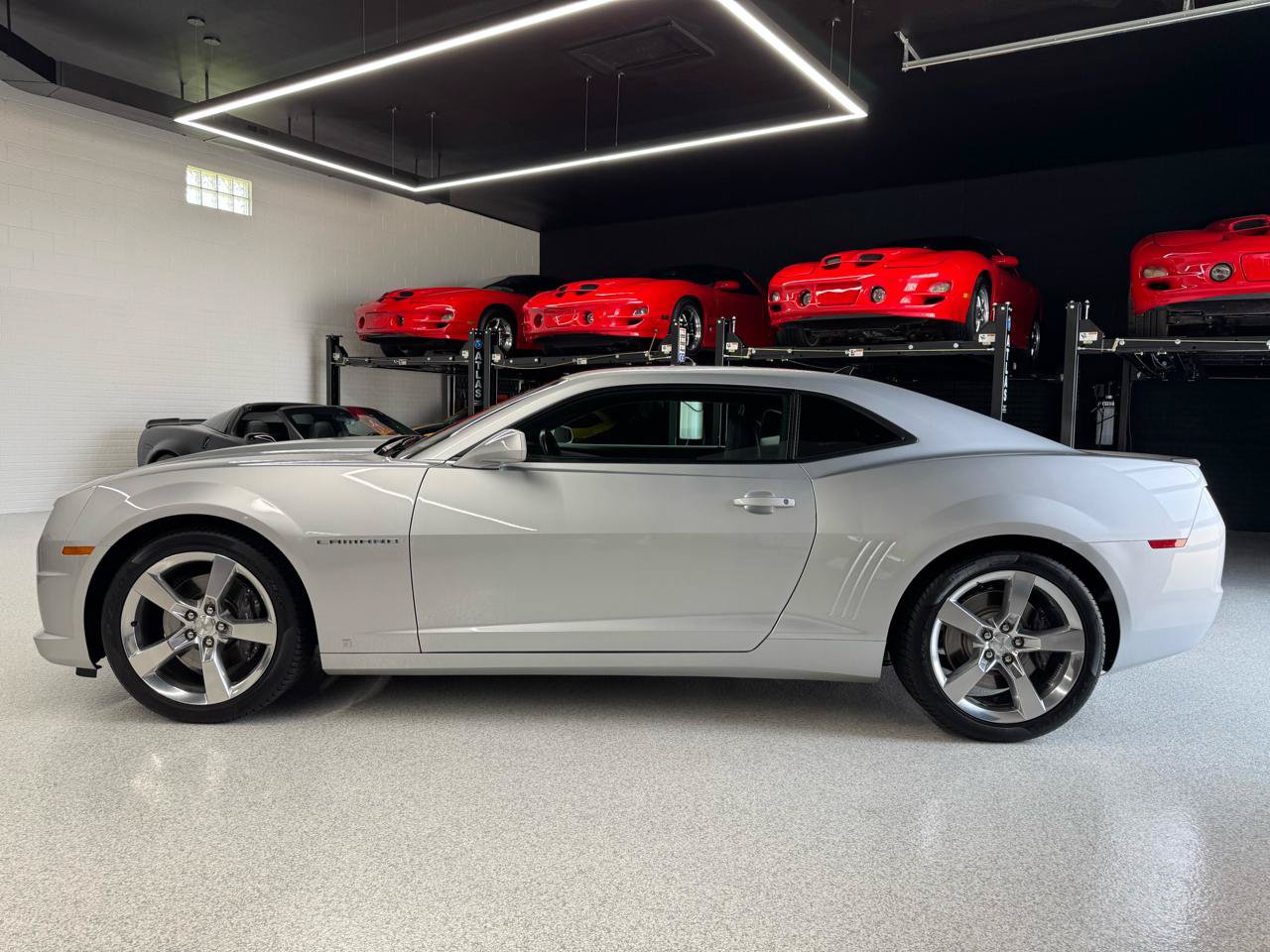 Used 2010 Chevrolet Camaro SS w/ RS Package RWD image 7