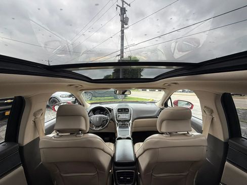 Used 2016 Lincoln MKX Reserve w/ Technology Package AWD/4WD image 32