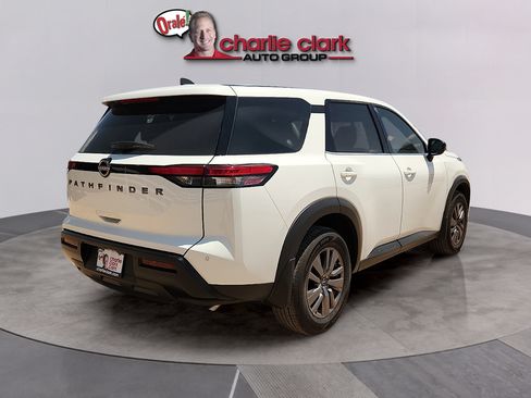 Used 2026 Nissan Pathfinder S FWD image 5