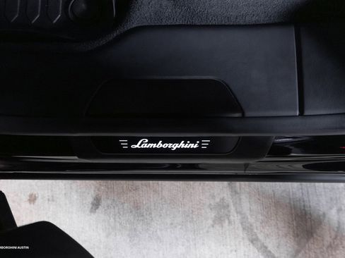 Used 2024 Lamborghini Urus S image 38