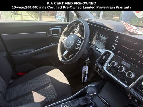 Used 2023 Kia Sorento LX FWD image 13