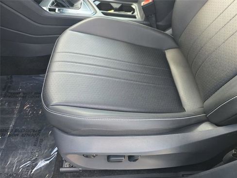 Used 2023 Volkswagen Tiguan SE FWD image 14