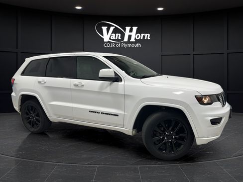 Used 2018 Jeep Grand Cherokee Altitude AWD/4WD image 1