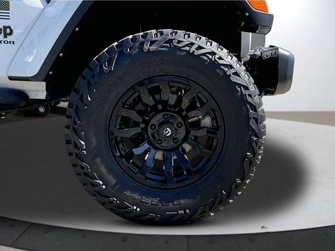 Certified 2022 Jeep Gladiator Sport AWD/4WD image 34