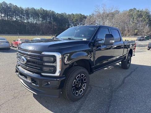 Used 2025 Ford F350 Platinum image 3