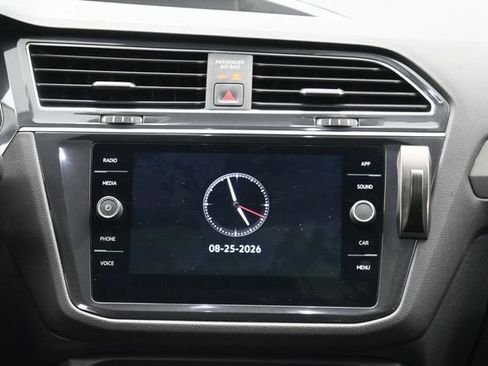 Used 2022 Volkswagen Tiguan SE AWD/4WD image 22