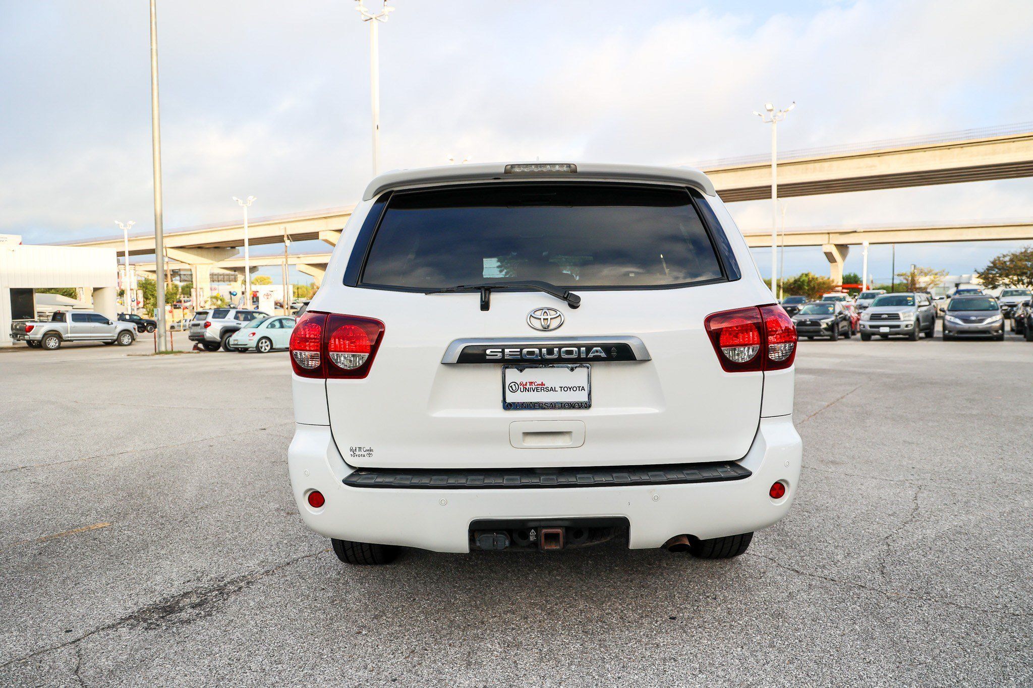 Used 2020 Toyota Sequoia Limited w/ Safety & Convenience Package AWD/4WD image 8