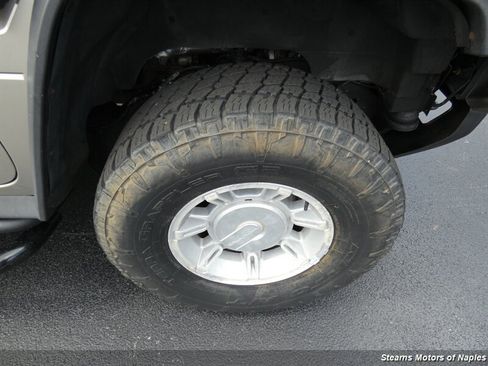 Used 2003 HUMMER H2 w/ Preferred Equipment Group image 19