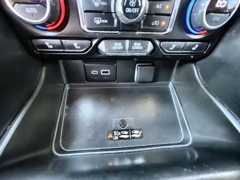 Used 2022 Chevrolet Suburban LT image 35