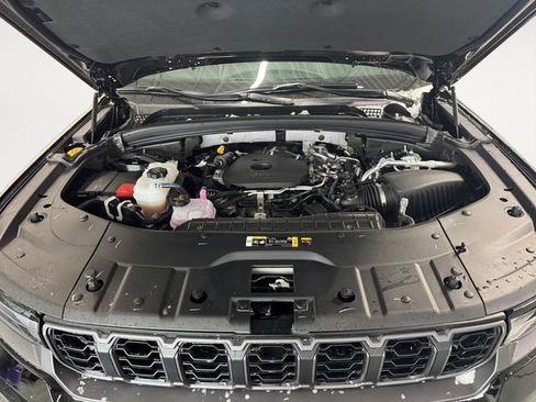 New 2026 Jeep Grand Cherokee Altitude AWD/4WD image 6