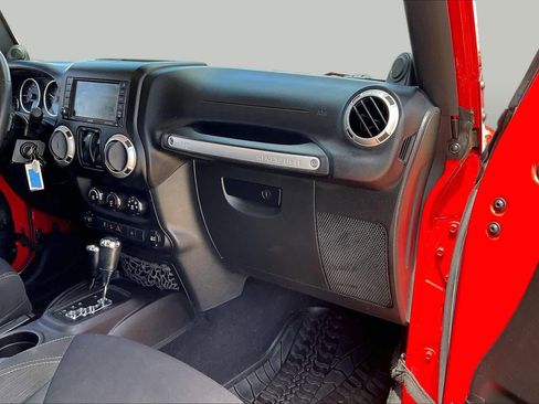 Used 2014 Jeep Wrangler Rubicon w/ Power Convenience Group AWD/4WD image 20