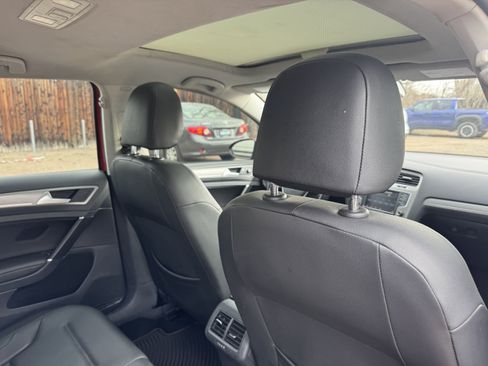 Used 2016 Volkswagen Golf SE w/ Lighting Package image 18