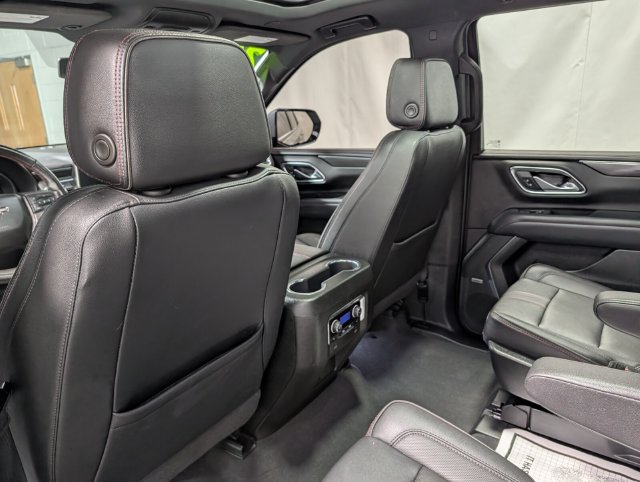 Used 2022 Chevrolet Tahoe RST w/ Luxury Package AWD/4WD image 15