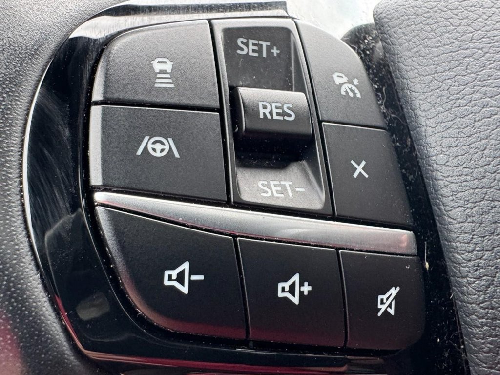 Used 2021 Ford Explorer Platinum w/ Equipment Group 601A AWD/4WD image 19