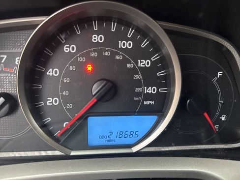 Used 2014 Toyota RAV4 LE FWD image 7