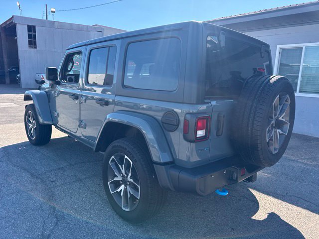Used 2024 Jeep Wrangler Unlimited w/ Convenience Group AWD/4WD image 7