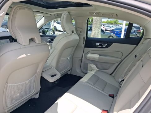 Used 2024 Volvo S60 B5 Core FWD image 7