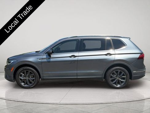 Used 2022 Volkswagen Tiguan SE FWD image 2