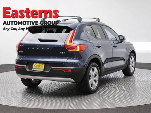 Used 2021 Volvo XC40 T5 Momentum AWD/4WD image 5