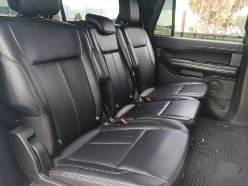 Used 2019 Ford Expedition Max XLT w/ Equipment Group 201A AWD/4WD image 18