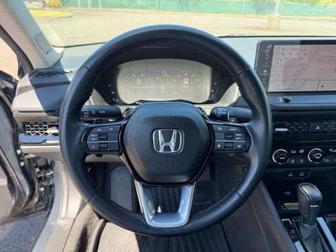 Used 2023 Honda Accord Touring image 18