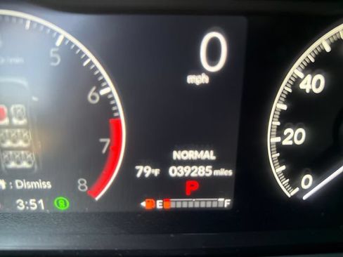 Used 2023 Honda Pilot LX image 13