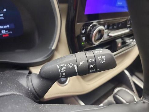 Used 2025 Toyota Highlander Limited AWD/4WD image 61