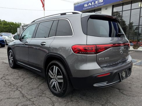 Used 2022 Mercedes-Benz EQB 300 4MATIC image 10