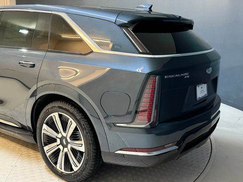 New 2025 Cadillac Escalade IQ Luxury 1 image 21