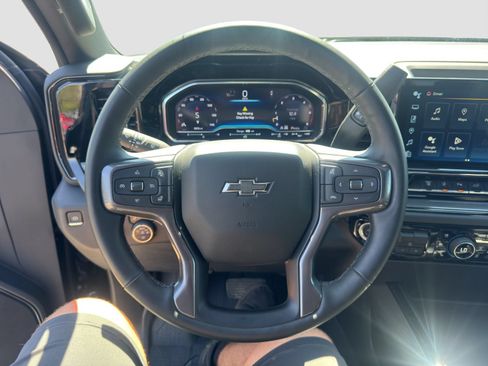 Used 2024 Chevrolet Silverado 2500 ZR2 w/ Technology Package AWD/4WD image 10