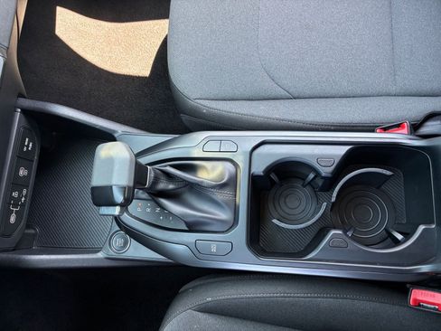 Used 2025 Kia K4 LXS image 40