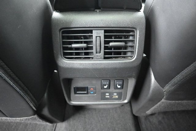 Used 2023 Nissan Rogue Platinum w/ Platinum Premium Package AWD/4WD image 26