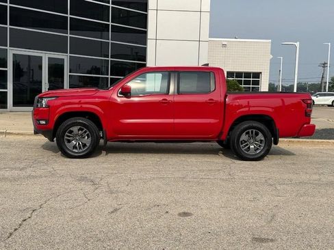 Used 2025 Nissan Frontier SV w/ SV Convenience Package AWD/4WD image 6