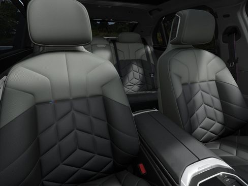 New 2026 BMW 740i RWD image 11