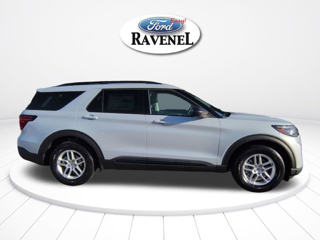 New 2026 Ford Explorer Active RWD image 3