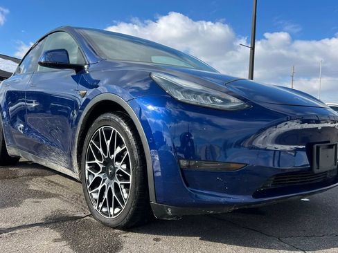 Used 2021 Tesla Model Y Long Range image 10